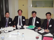 Bt/ Meeting Minister VõhồngPHÚC